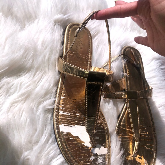 9 pairs of sandals - Picture 12 of 14